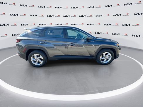 Used 2024 Hyundai Tucson SE image 9