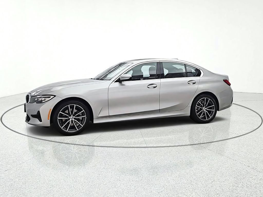 Used 2019 BMW 330i xDrive Sedan w/ Driving Assistance Package AWD/4WD image 3
