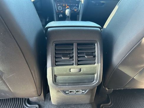 Used 2022 Volkswagen Passat 2.0T SE image 21