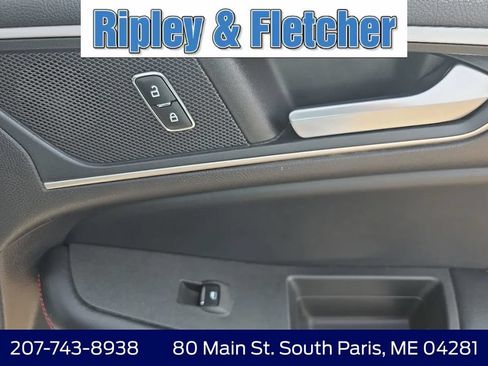 Used 2021 Ford Edge ST-Line w/ Class II Trailer Tow Package AWD/4WD image 12