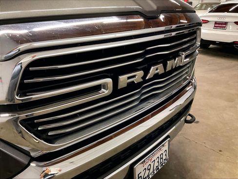 Used 2020 RAM 1500 Laramie w/ Off Road Group AWD/4WD image 31