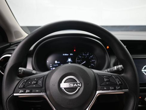 Used 2024 Nissan Kicks SV FWD image 12