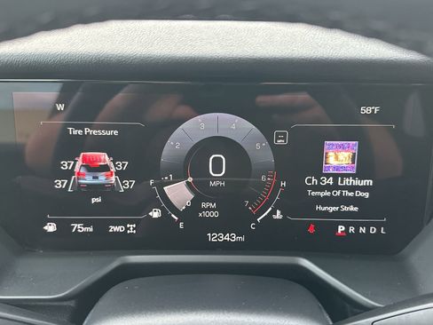 Certified 2025 GMC Acadia Elevation image 23