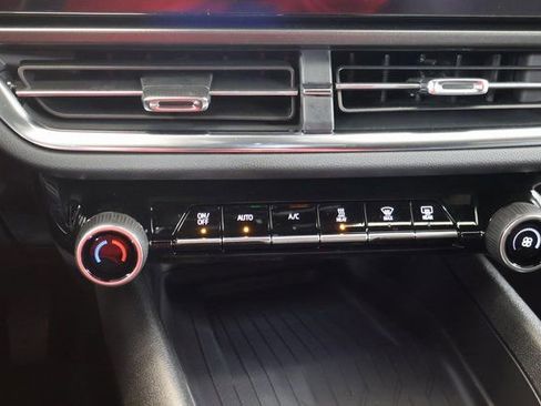 New 2026 Chevrolet Equinox EV LT image 18