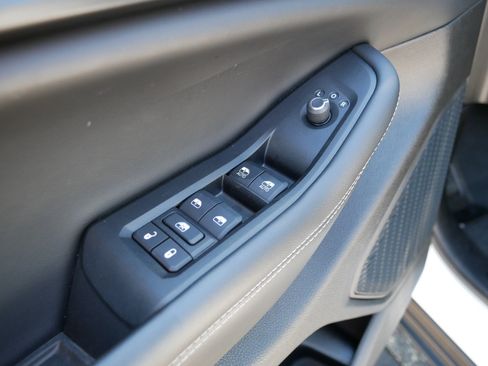 Used 2023 Jeep Grand Cherokee Altitude AWD/4WD image 19
