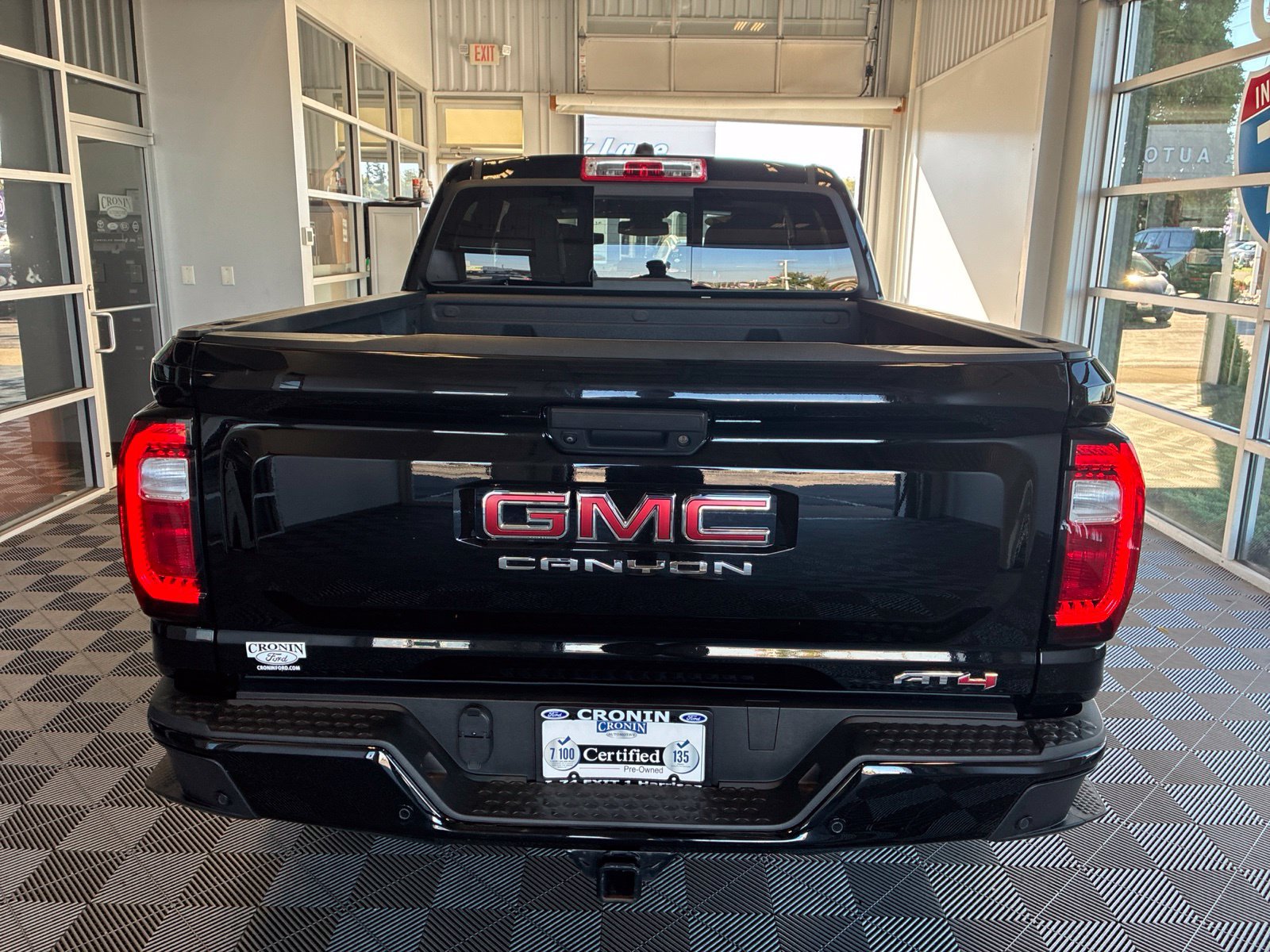 Used 2024 GMC Canyon AT4 w/ AT4 Premium Package AWD/4WD image 5