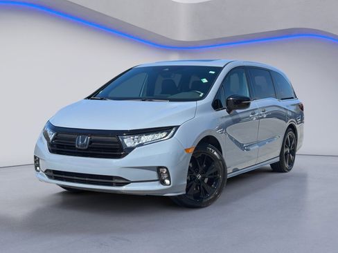 Used 2024 Honda Odyssey Sport image 2