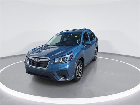 Used 2019 Subaru Forester Premium w/ All-Weather Package image 3