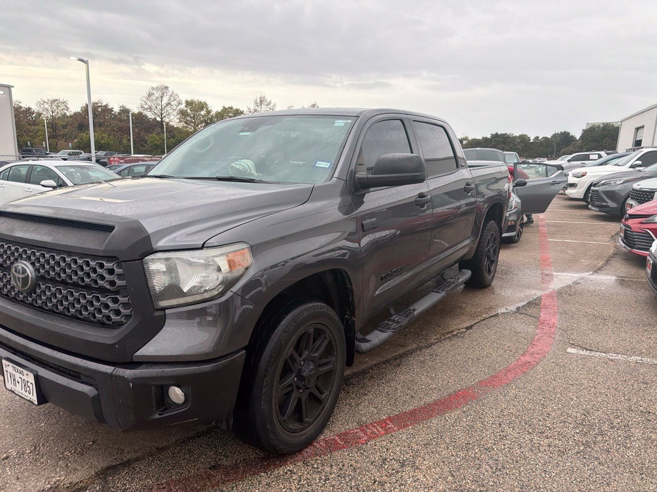 Used 2020 Toyota Tundra SR5 w/ SR5 Leather Package RWD image 3