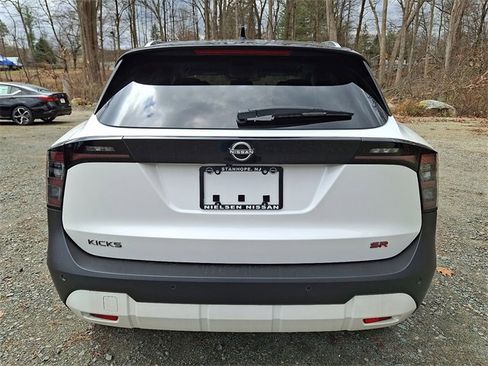 Used 2025 Nissan Kicks SR image 14
