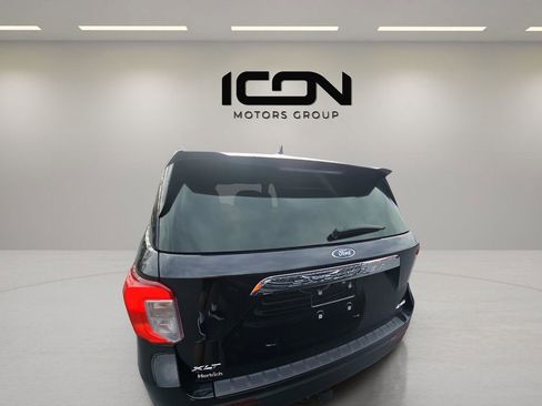 Used 2021 Ford Explorer XLT w/ Equipment Group 202A image 2