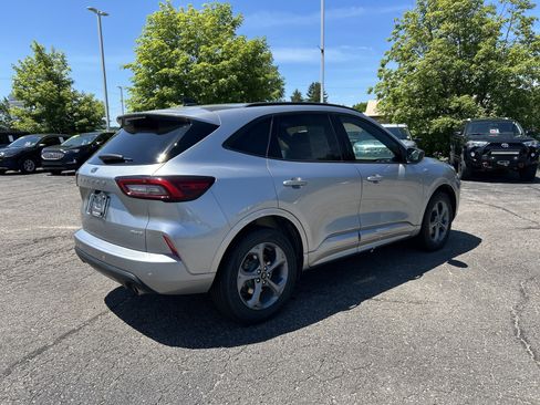 Used 2023 Ford Escape ST-Line w/ Tech Pack #1 AWD/4WD image 3