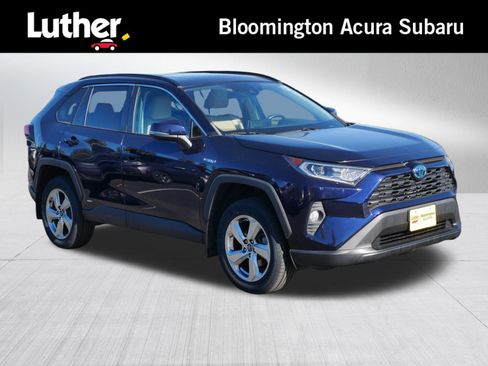 Used 2021 Toyota RAV4 XLE Premium image 1