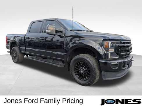 Used 2022 Ford F250 Lariat w/ Black Appearance Package image 3