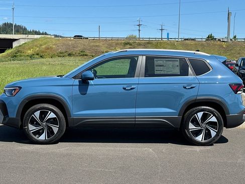 New 2026 Volkswagen Taos SE AWD/4WD image 6