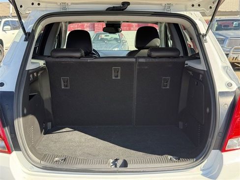 Used 2021 Chevrolet Trax LT image 28