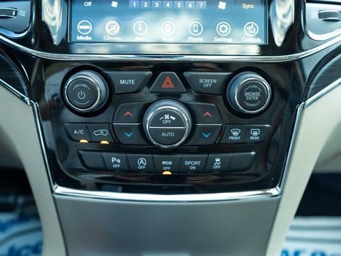 Used 2021 Jeep Grand Cherokee Limited image 18