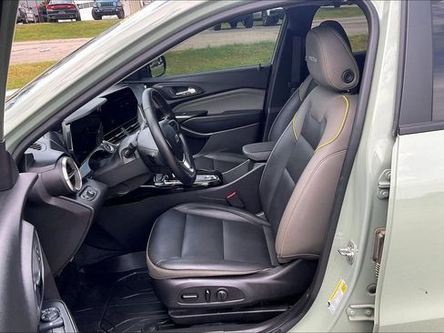Used 2025 Chevrolet Trax ACTIV w/ Driver Confidence Package FWD image 25
