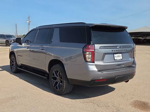 Used 2022 Chevrolet Suburban Z71 w/ Luxury Package AWD/4WD image 6