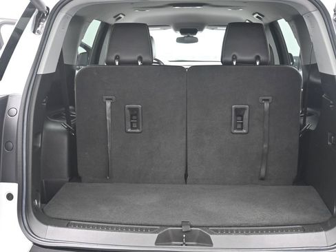 Used 2022 GMC Acadia SLT w/ Technology Package image 15