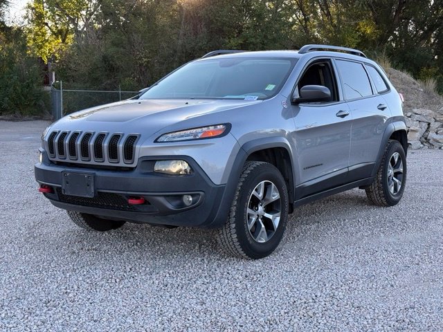 Used 2017 Jeep Cherokee Trailhawk w/ Comfort/Convenience Group AWD/4WD image 1