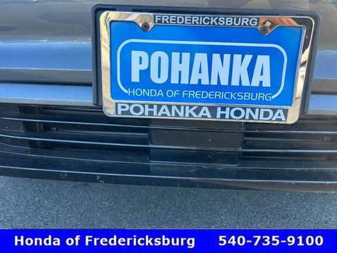 Used 2023 Ford Edge SE w/ Black Appearance Package image 8