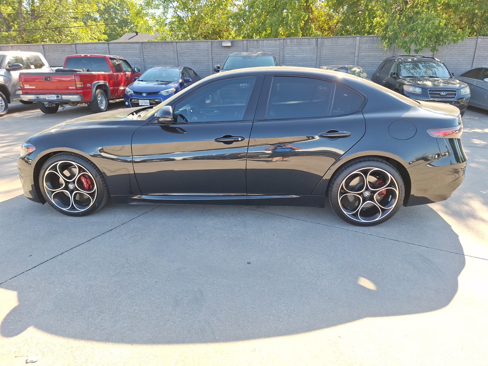 Used 2024 Alfa Romeo Giulia Veloce RWD image 3