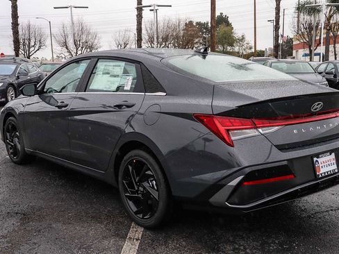 New 2026 Hyundai Elantra SEL Sport FWD image 8