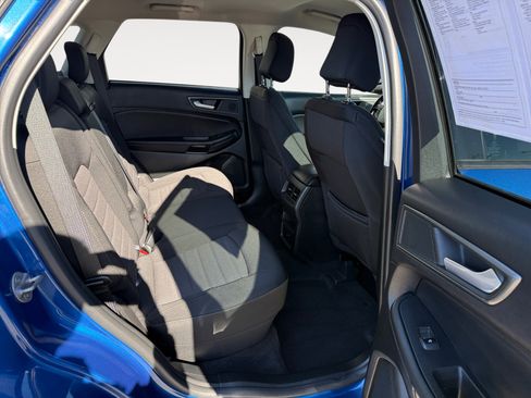 Used 2024 Ford Edge SE w/ Black Appearance Package image 18