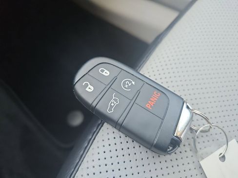 Used 2022 Jeep Compass Limited w/ Elite Group AWD/4WD image 31