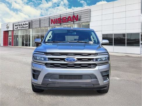 Used 2024 Ford Expedition Max XLT image 2