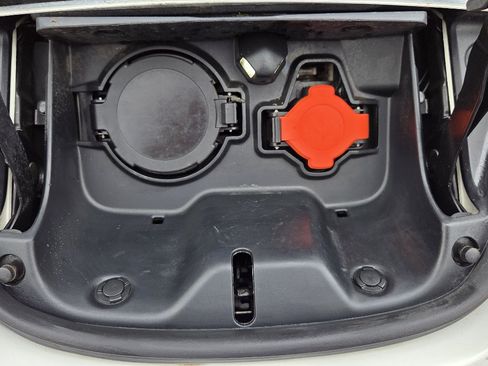 Used 2016 Nissan Leaf S w/ Charger Package image 22