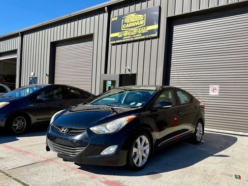 Used 2013 Hyundai Elantra Limited w/ Technology Pkg image 2
