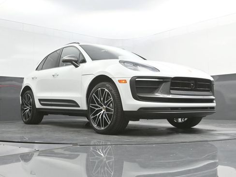 New 2026 Porsche Macan Turbo AWD/4WD image 34
