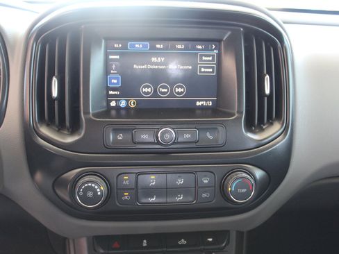 Used 2022 Chevrolet Colorado W/T AWD/4WD image 32