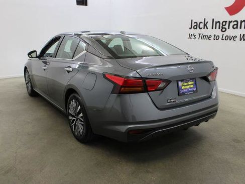 Certified 2024 Nissan Altima 2.5 SV FWD image 3