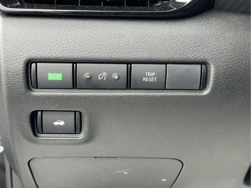 Used 2025 Nissan Sentra SV w/ All-Weather Package image 24