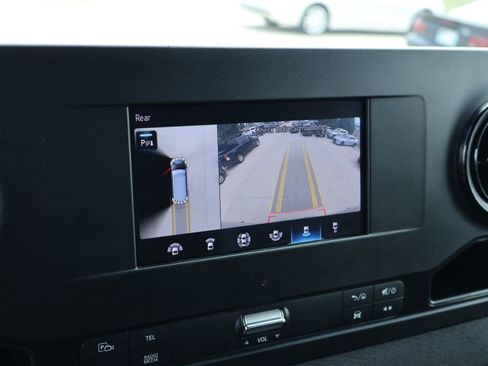 Used 2024 Mercedes-Benz Sprinter 2500 image 6