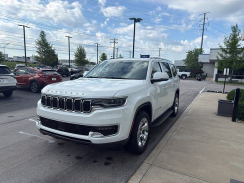 Used 2022 Jeep Wagoneer Series I w/ Convenience Group I AWD/4WD image 5