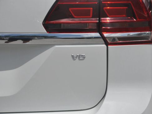 Used 2018 Volkswagen Atlas SE FWD image 19