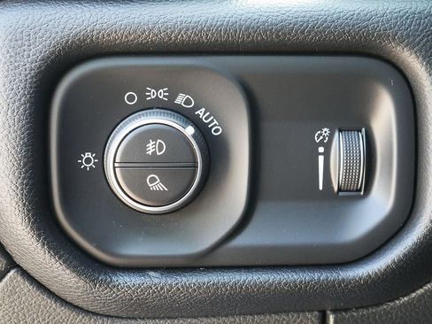 Used 2020 RAM 1500 Big Horn AWD/4WD image 27