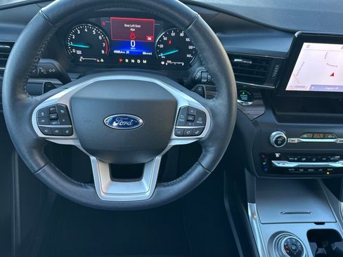 Used 2020 Ford Explorer Limited w/ Class III Trailer Tow Package image 15
