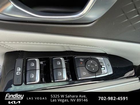 Certified 2025 Kia Sorento SX FWD image 13