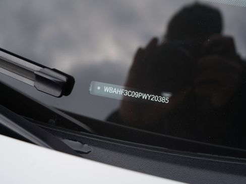 Used 2023 BMW Z4 sDrive30i w/ Premium Package image 26