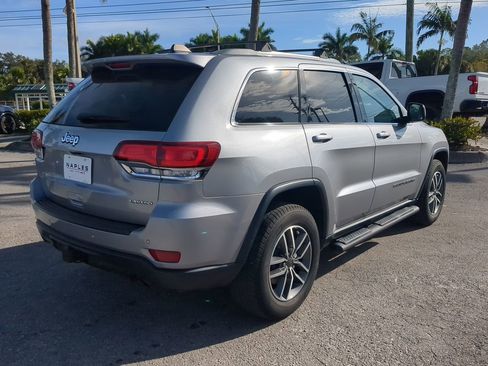 Used 2020 Jeep Grand Cherokee Laredo w/ Laredo X Package image 5