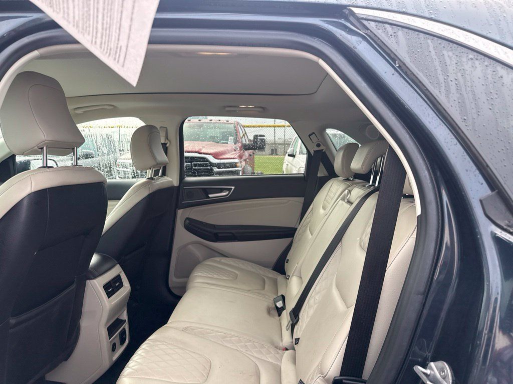 Used 2023 Ford Edge Titanium AWD/4WD image 6