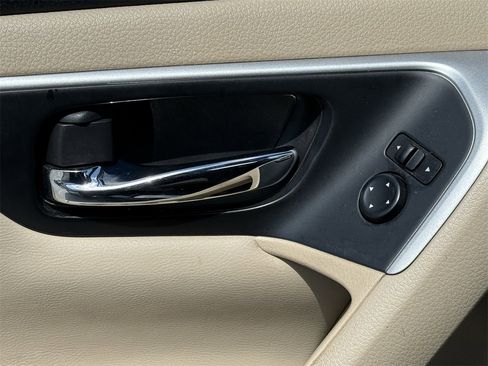 Used 2017 Nissan Altima 2.5 SL w/ 2.5 Technology Package image 21