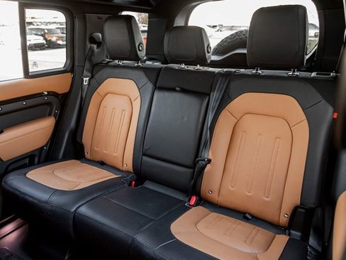 Used 2020 Land Rover Defender 110 X image 21