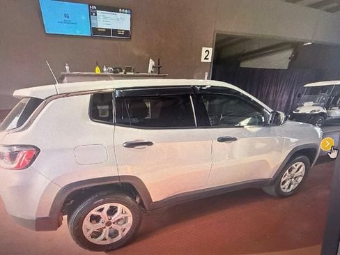 Used 2025 Jeep Compass Sport AWD/4WD image 4