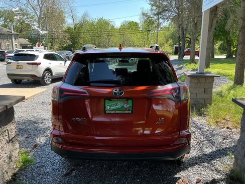 Used 2016 Toyota RAV4 LE AWD/4WD image 6